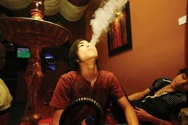 Shisha "chế" - món mới của dân chơi