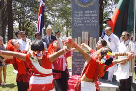 Lo mai một tiếng mẹ đẻ