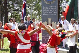 Lo mai một tiếng mẹ đẻ