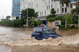 Kẻ khóc, người cười