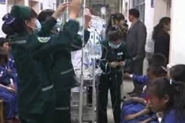 Trung Quốc: Hơn 500 học sinh ngộ độc do uống sữa, ăn bánh miễn phí