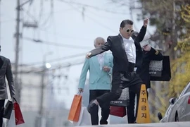 Sản phẩm mới của anh chàng “Gangnam Style” bị cấm