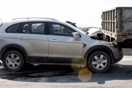 Cầu Thanh Trì tắc nghẽn sau tai nạn liên hoàn