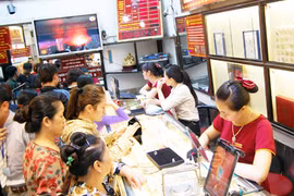 Giá vàng về ngưỡng 37 triệu đồng/lượng