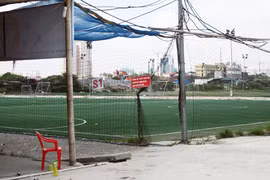 Nở rộ sân bóng mini, điểm rửa xe ở vị trí đắc địa: Gỡ gạc trên “đất vàng”