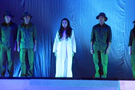 Giữa ký ức chiến tranh và hiện tại