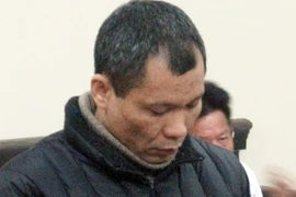 Bị cáo hát véo von tại tòa