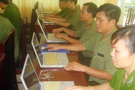 Phổ cập tin học đến chỉ huy Công an huyện
