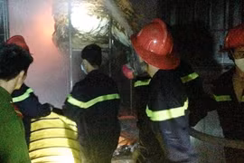 Cháy kho chứa vải 100m2 ở Ninh Hiệp