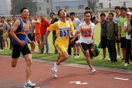 Khai mạc giải Điền kinh CATP Hà Nội năm 2013