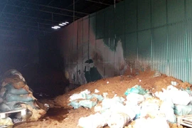 Chữa cháy kho hàng, 20 cảnh sát ngộ độc thuốc trừ sâu