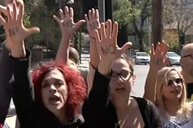 Sốc vì “đơn thuốc” giải cứu