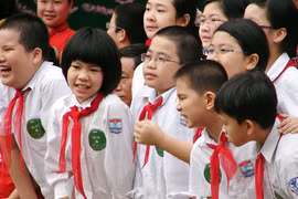 Đồng phục học sinh: Đẹp hay tiết kiệm?