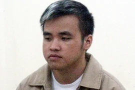 Mẹ tung, con hứng “kiếm” cả tỷ đồng