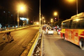 Cầu vượt nút giao Đại Cồ Việt - Trần Khát Chân thông xe ngày 30-8