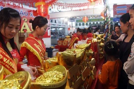 Hội chợ hàng Việt Nam năm 2013