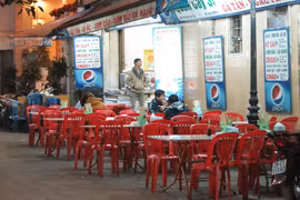 Phố Ẩm thực Hà Nội: 11 năm “cầm cự”