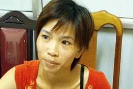 Bí ẩn cánh tay... thò ra thụt vào