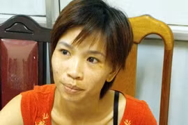 Bí ẩn cánh tay... thò ra thụt vào