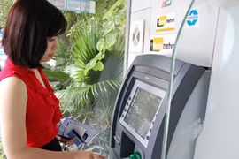 Thu phí ATM nội mạng: Khó khẳng định dịch vụ sẽ tốt hơn