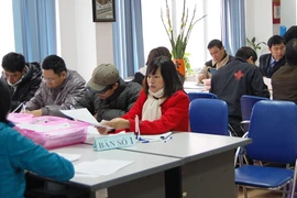 Người lao động chớp cơ hội việc làm