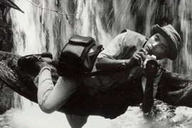 Một đời rong ruổi tìm dấu xưa