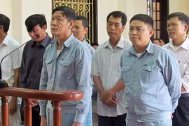 7 “quan” xã thích “ăn” đất