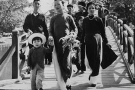 Phê phán cái xấu để vực dậy văn hóa