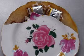 Dụng cụ cờ bạc bịp hay chất độc hại?