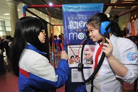 “Khoa học kỳ thú” Australia dành cho học sinh Hà Nội 