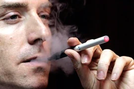 Thuốc lá điện tử có hại cho sức khỏe: Bộ Y tế cần sớm vào cuộc