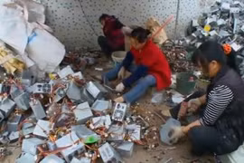 Ngập ngụa trong độc hại