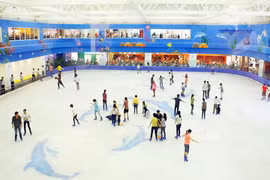 Khai trương Vincom Mega Mall Royal City: Đón hàng vạn khách mua sắm, vui chơi đầu tiên