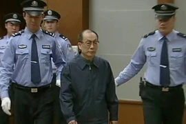 Quyết chiến với tham quan