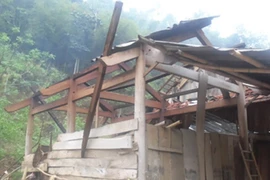 1 người chết, 60 ngôi nhà hư hỏng do lốc xoáy, mưa lớn