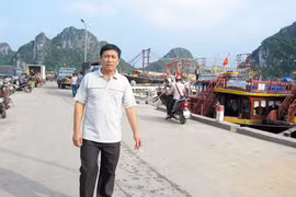 Thăm tàu đánh cá lớn nhất miền Bắc ở Vân Đồn