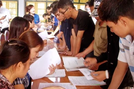 Không để học phí tăng đồng loạt 