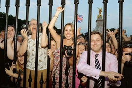 Nước Anh phấn khích