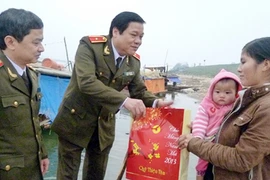 Tiên phong trên mặt trận văn hóa, tư tưởng