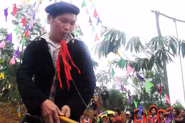 Về Làng Văn hóa xem hội Gầu Tào, Nhảy lửa 