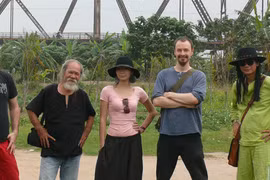 Đưa “chợ quê” ra sông Hồng