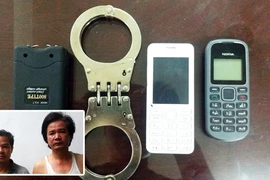 Dọa dìm xuống hồ để xiết nợ