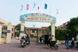 Vừa xây đã di dời