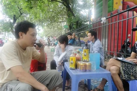 Đông khách mà vẫn không lo bị phàn nàn về phục vụ