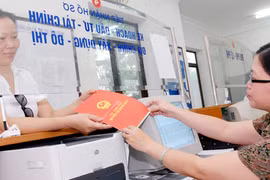 Muốn đá bóng, đừng thổi còi!