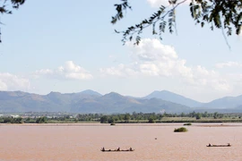 Xuôi dòng Đắk Bla