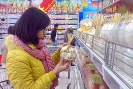 Giá trứng miền Nam giảm, Hà Nội vẫn “sốt”