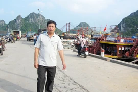 Thăm tàu đánh cá lớn nhất miền Bắc ở Vân Đồn