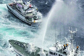 Nhật Bản - Đài Loan (TQ) lại đấu vòi rồng trên biển Hoa Đông