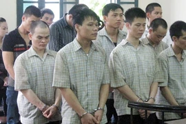 Giang hồ đấu súng giữa đêm